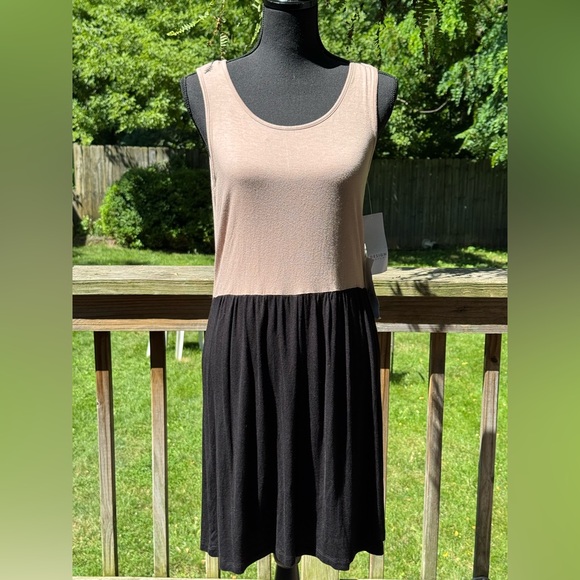 Design History Dresses & Skirts - Design History Two-Tone black tan neutral sleeveless Dress large NWT